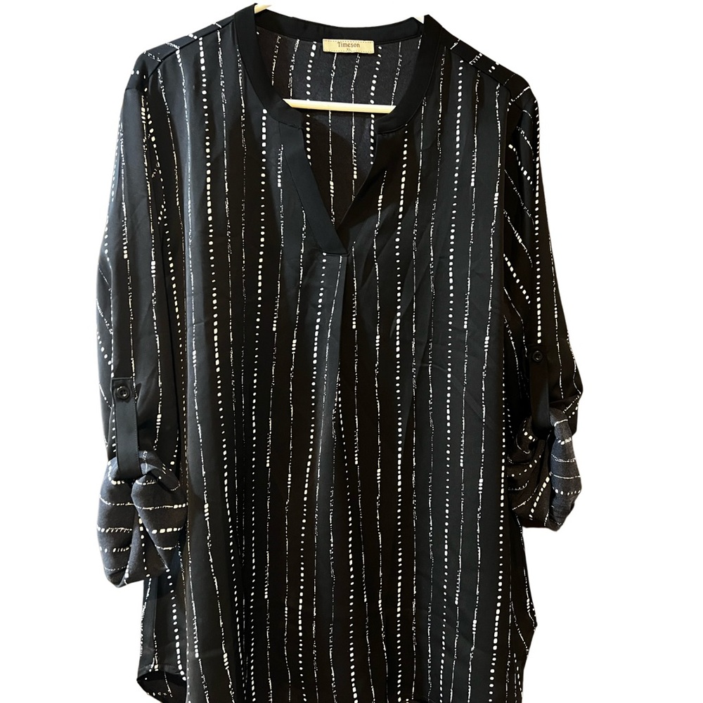 Open collar black XL dress tunic with white detail